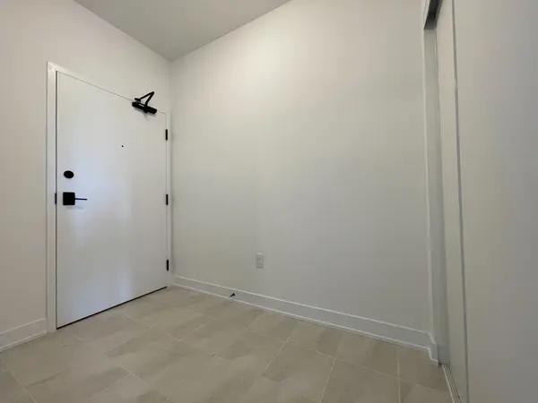 Barrie, ON L9J 0T1,1 Chef LN #204