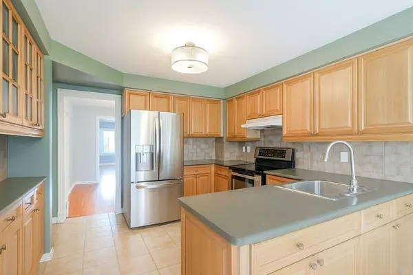 Brampton, ON L6S 5B6,4 Meadow Bush (Upper) CT