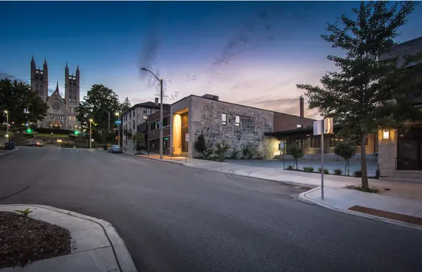 Guelph, ON N1H 2Z3,8 MacDonell ST #200A