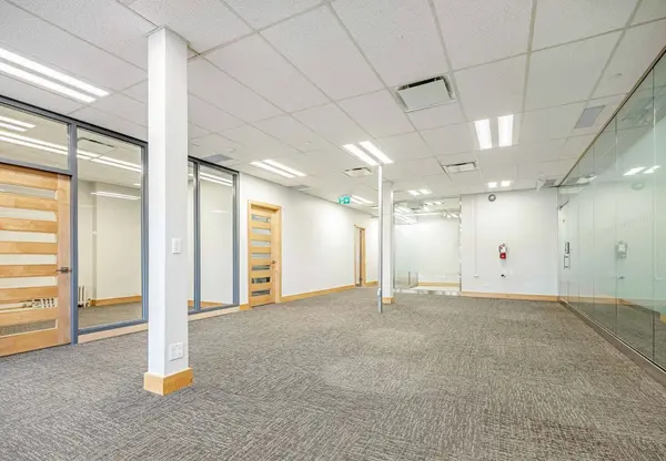 Guelph, ON N1H 2Z3,8 MacDonell ST #200A