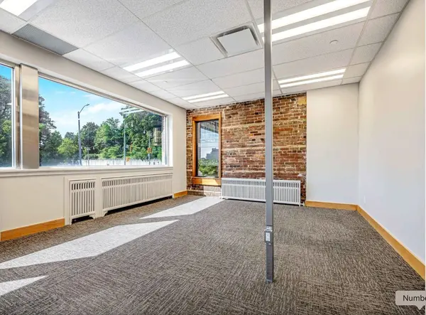 Guelph, ON N1H 2Z3,8 MacDonell ST #200A