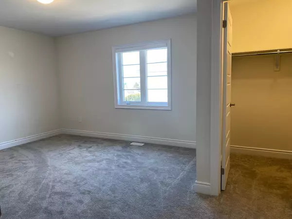 Haldimand, ON N0A 1H0,142 David ST #Upper Unit