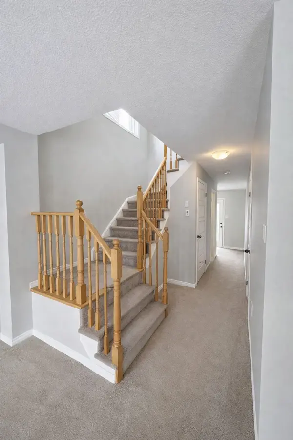 Brantford, ON N3T 0P3,24 Longboat RUN W