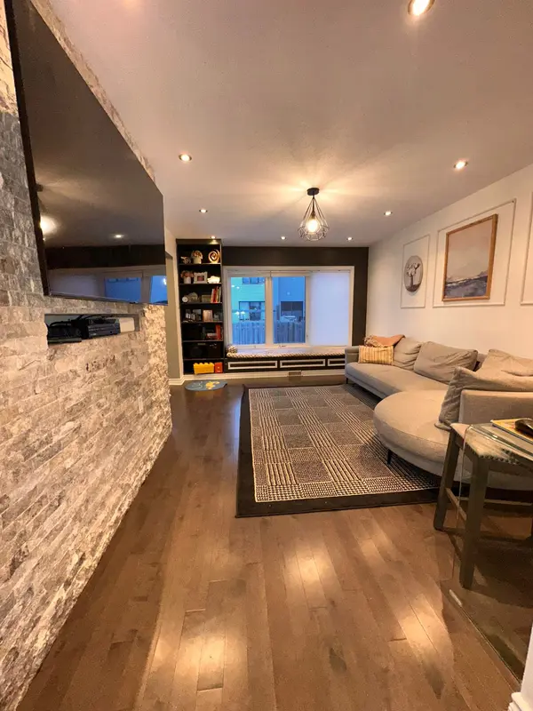 Orleans - Cumberland And Area, ON K4A 1A9,124 Nacarat ST