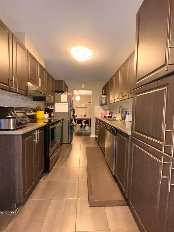 Orleans - Cumberland And Area, ON K4A 1A9,124 Nacarat ST