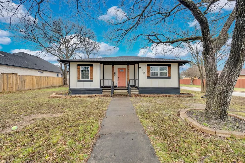 Ennis, TX 75119,910 S Preston Street