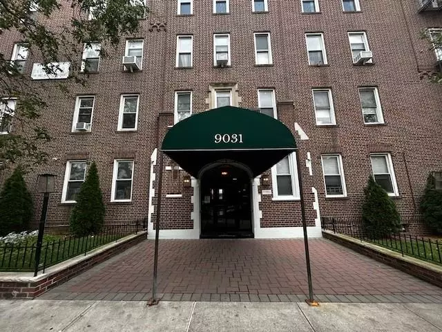 Brooklyn, NY 11209,9031 Fort Hamilton Pkwy #2B