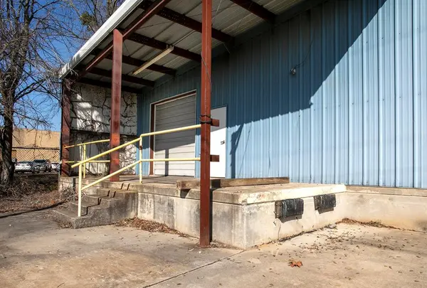 3216 W Gentry Parkway, Tyler, TX 75702