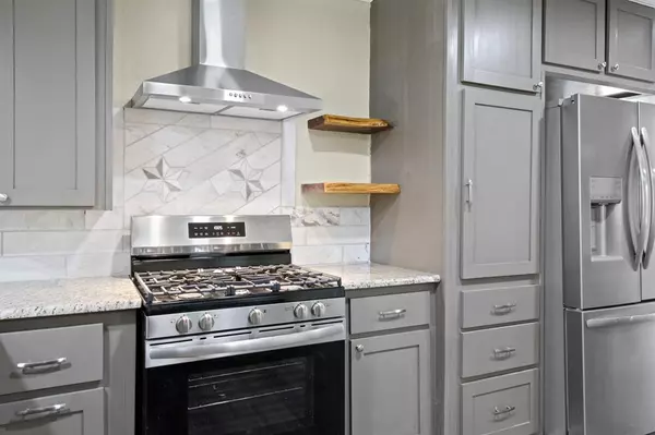 Pittsburg, TX 75686,306 Quitman Street