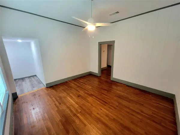 Clarksville, TX 75426,400 W Washington Street