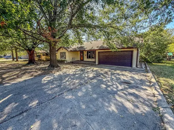 Gainesville, TX 76240,1305 Hillcrest Boulevard