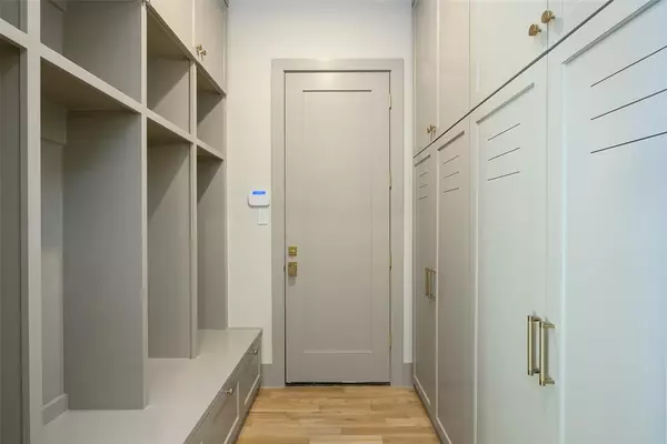 Dallas, TX 75214,6984 Santa Barbara Drive