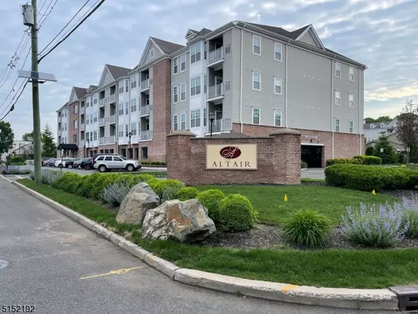 132 Cory Ln, Elmwood Park Boro, NJ 07407