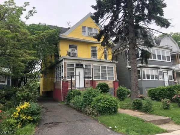 120 S Oraton Pkwy, East Orange City, NJ 07018