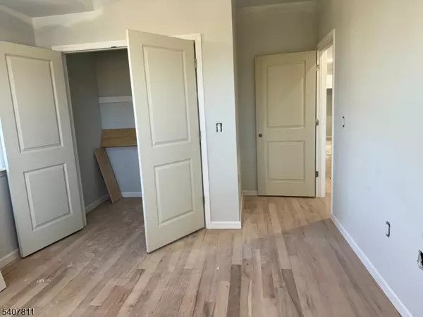 Newark City, NJ 07103,357-359 S 11Th St #3