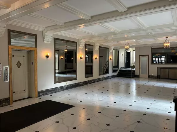 Brooklyn, NY 11209,9031 Fort Hamilton Pkwy #2B