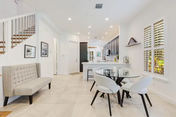 Boca Raton, FL 33433,22954 Clear Echo Dr #31