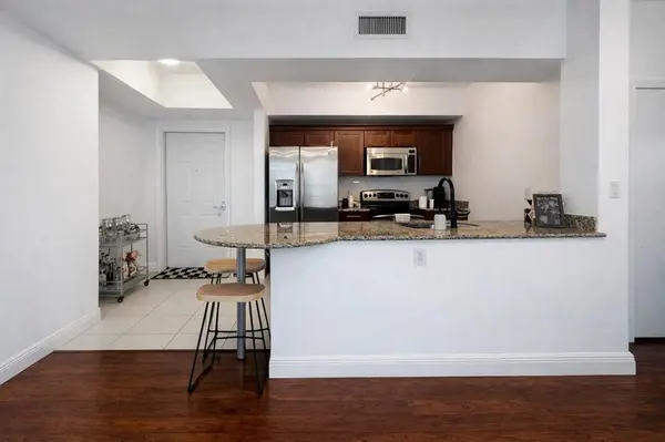 Miami, FL 33156,7280 SW 90th St #209