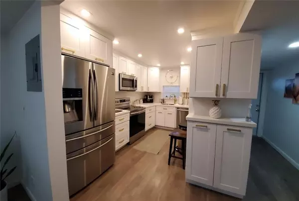 Pembroke Pines, FL 33025,8930 S Hollybrook Blvd #204