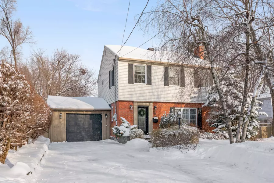 601 James ST, Cornwall, ON K6J 2M2