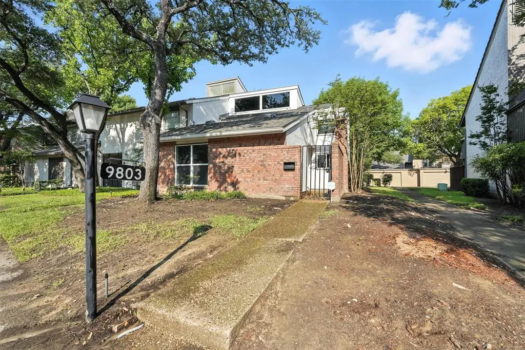9803 Smokefeather Lane, Dallas, TX 75243