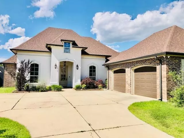 Benton, LA 71006,240 Danielle Drive