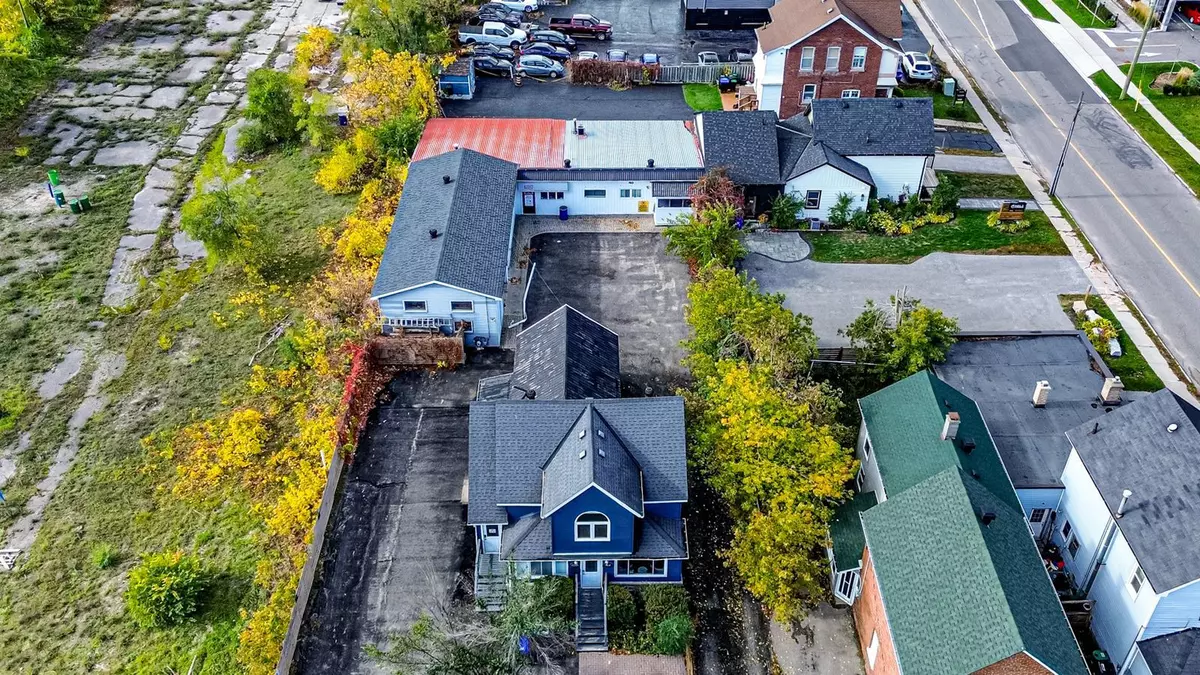 Barrie, ON L4N 3A4,48 Ellen ST #2