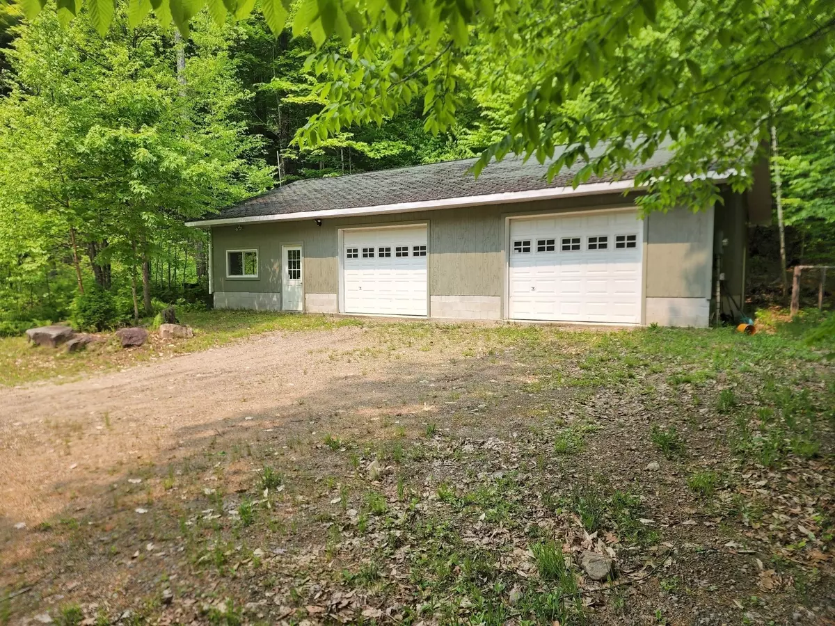 Lake Of Bays, ON P0A 1H0,1028 Ronville RD