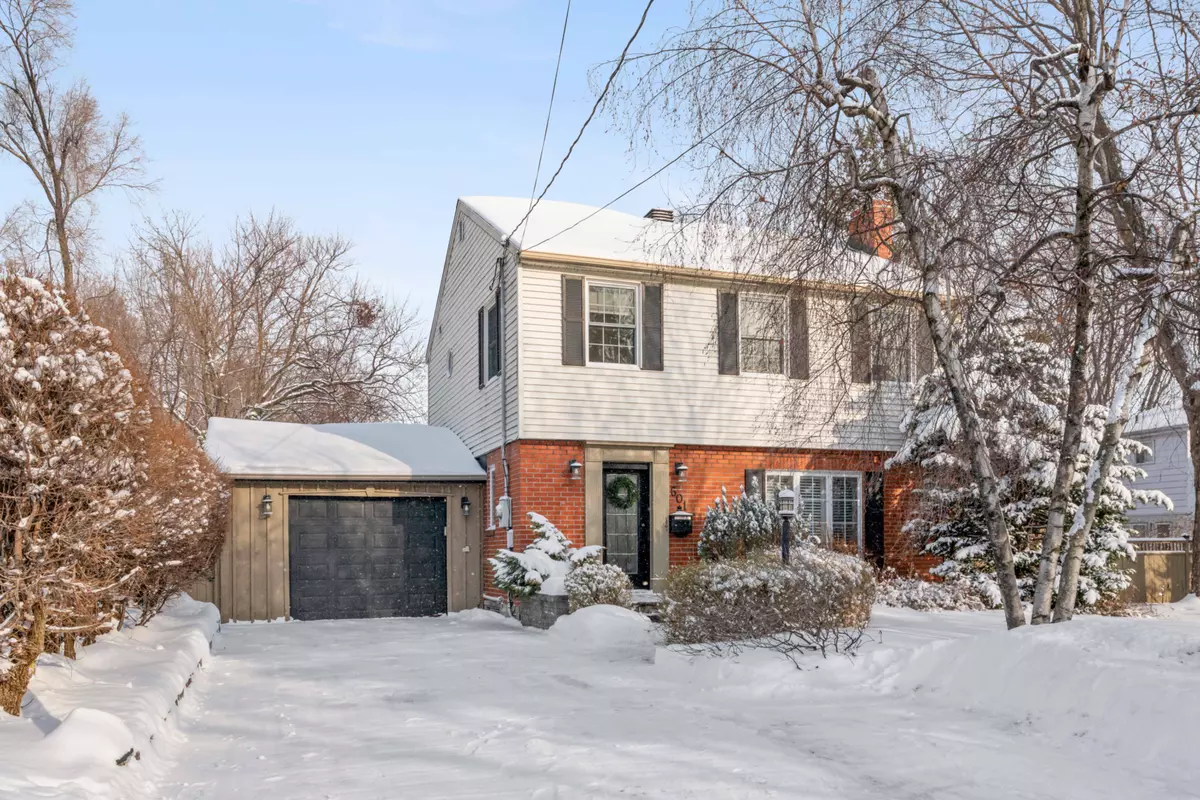 Cornwall, ON K6J 2M2,601 James ST
