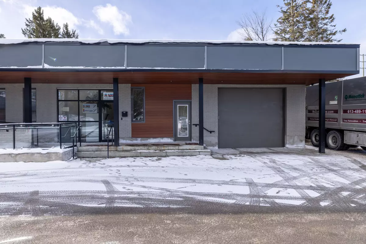 Stittsville - Munster - Richmond, ON K0A 2Z0,6206 Perth ST