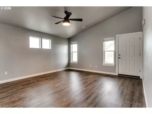 Eugene, OR 97402,5854 AVALON ST