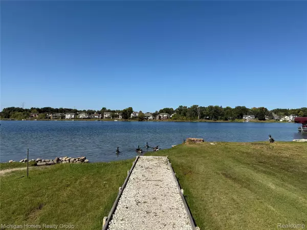 Wixom, MI 48393,2910 Loon DR