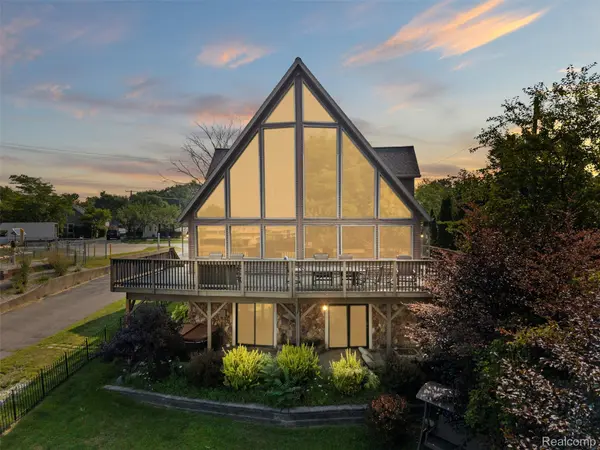 1907 Riverside DR, Port Huron, MI 48060