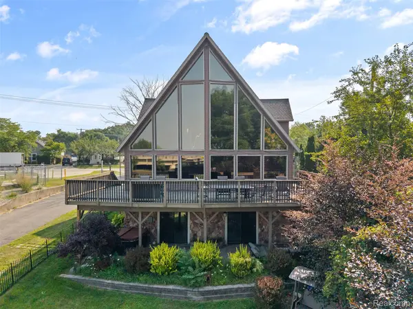 1907 Riverside DR, Port Huron, MI 48060