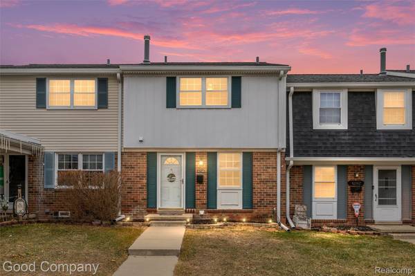 42146 Farragut CT, Northville, MI 48167