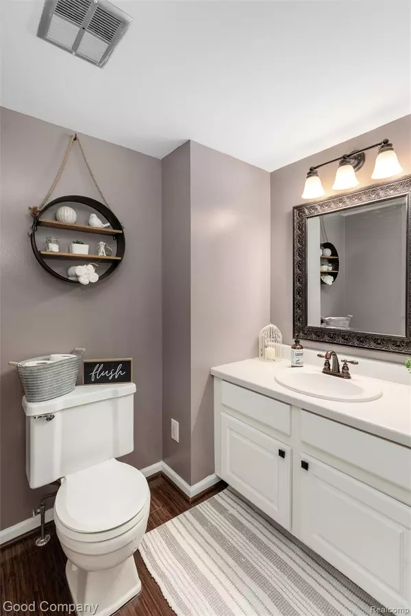 Northville, MI 48167,42146 Farragut CT