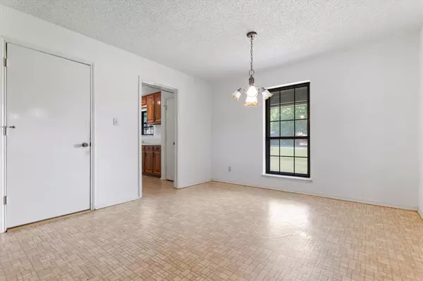 Pilot Point, TX 76258,713 E Peel Street