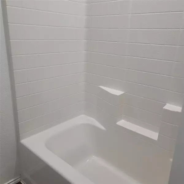 Ennis, TX 75119,1213 Wildflower Street