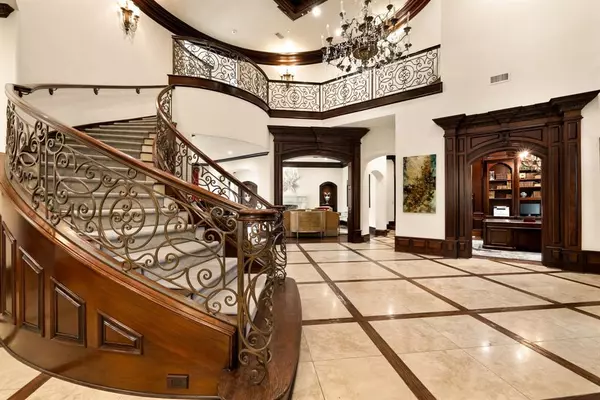 Plano, TX 75024,6413 Old Gate