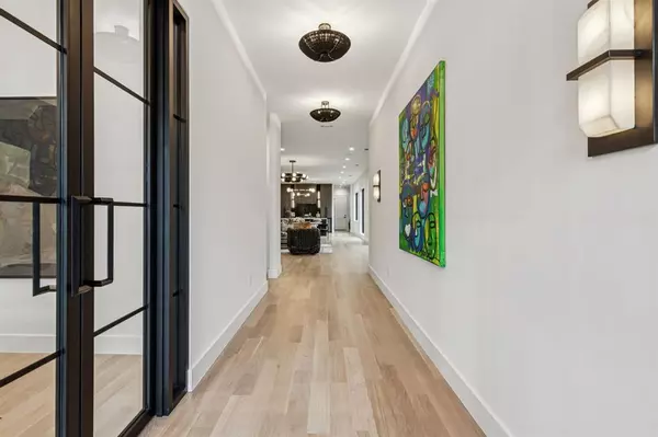 Dallas, TX 75209,7707 Robin Road