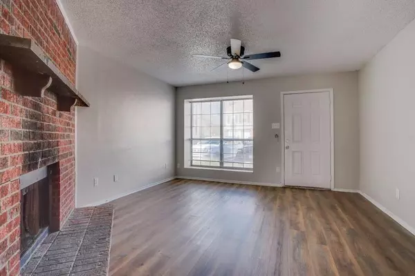 Dallas, TX 75217,10500 Lake June #I08