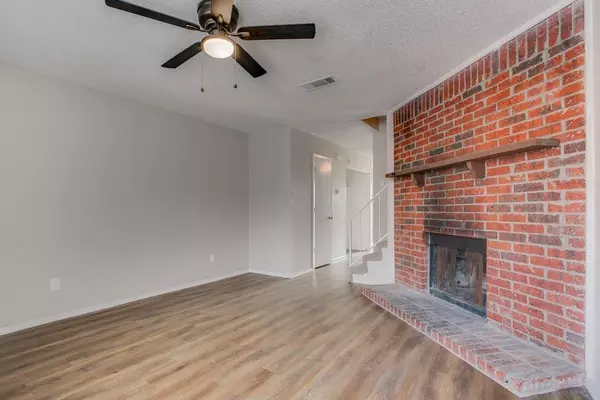 Dallas, TX 75217,10500 Lake June #I08