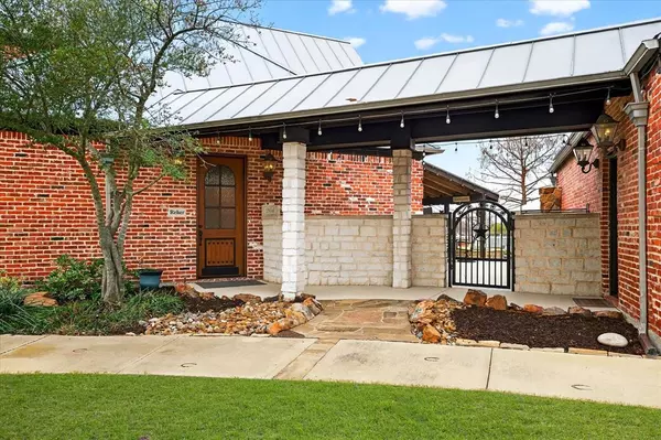 Rockwall, TX 75032,264 Equestrian Drive