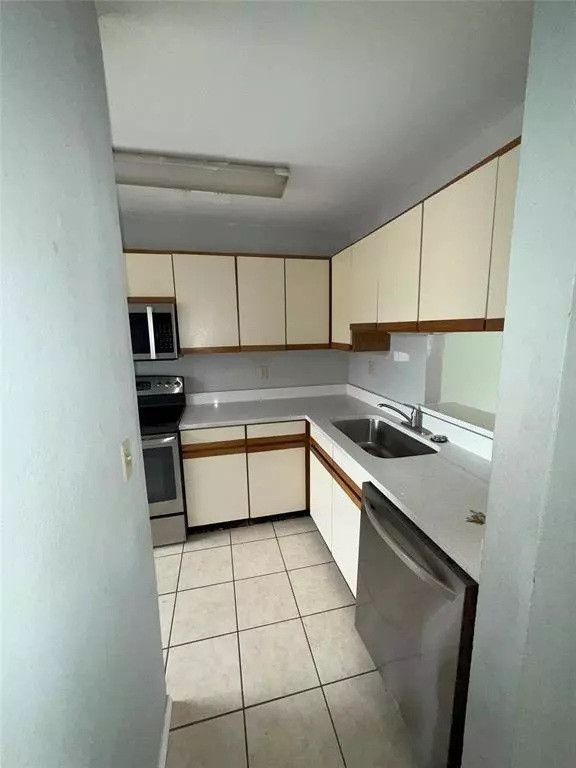 Denton, TX 76201,732 W Collins Street