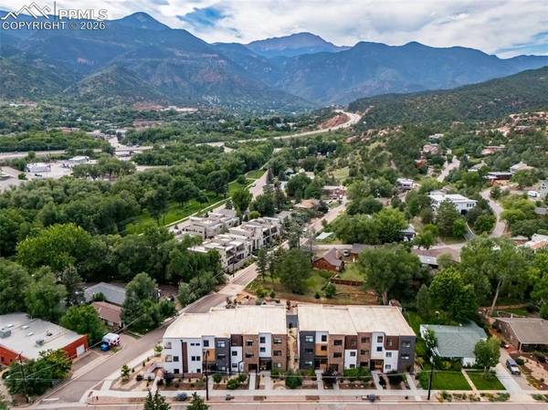 101 Beckers LN, Manitou Springs, CO 80829