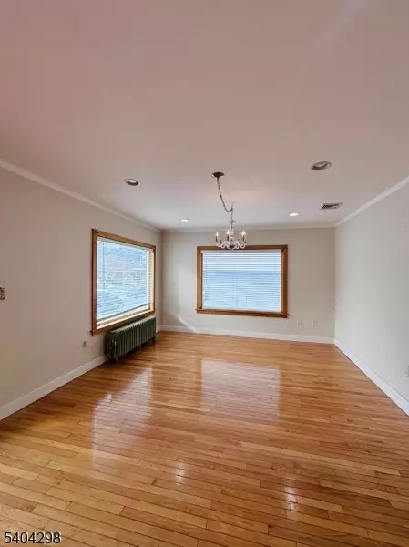 Totowa Boro, NJ 07512,52 Hobart Pl