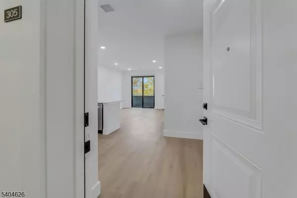 Lyndhurst Twp., NJ 07071,255 Ridge Rd #205