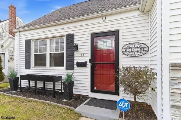 Hawthorne Boro, NJ 07506,44 Kaywin Ave