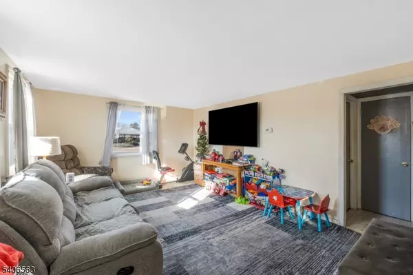 Middlesex Boro, NJ 08846,101 Lorraine Ave