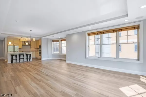 Morristown Town, NJ 07960,40 W Park Place Unit 412 #412